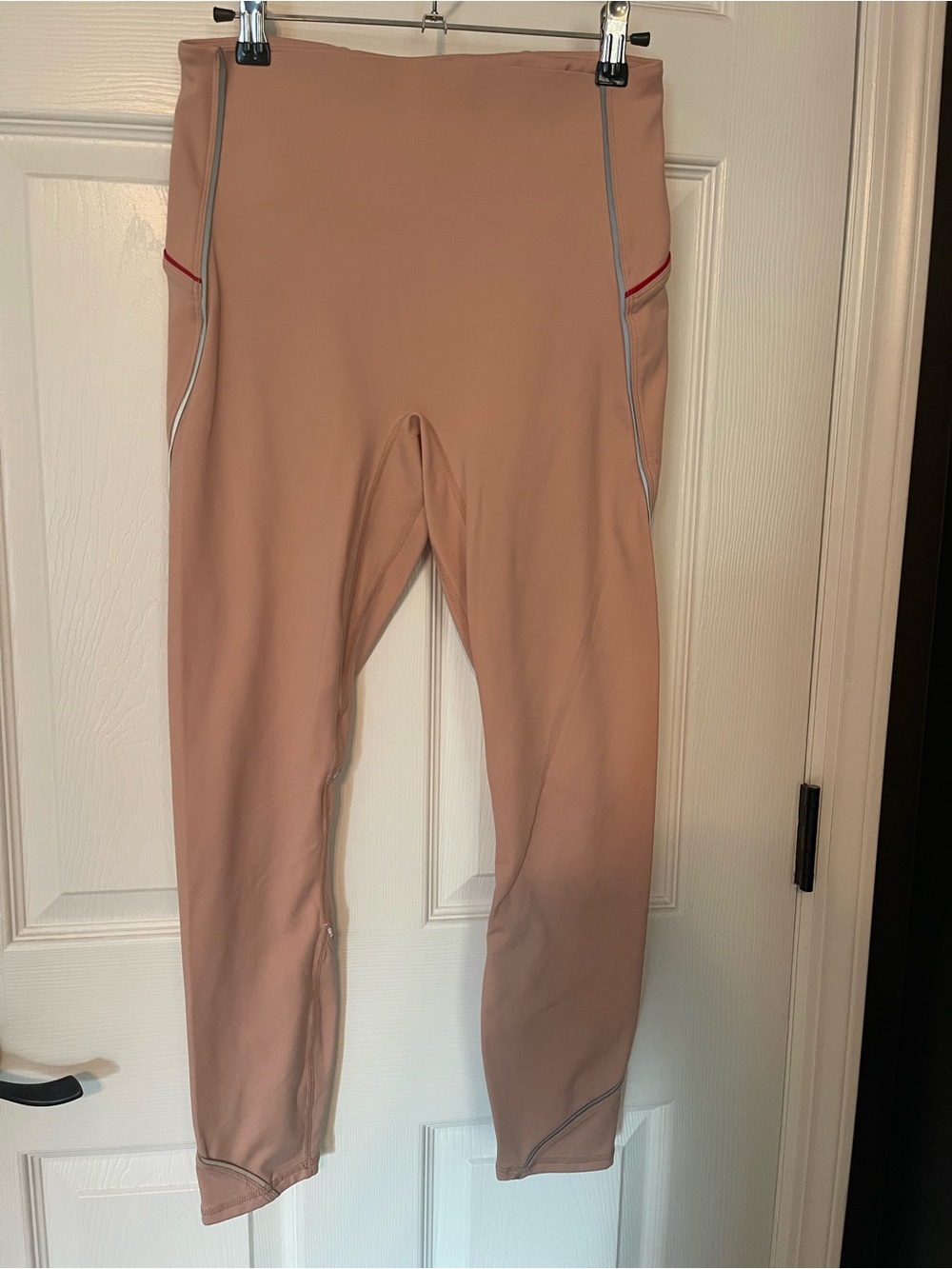 Fabletics Motion 365 Sandalwood/Persimmon/Silver Reflective Leggings